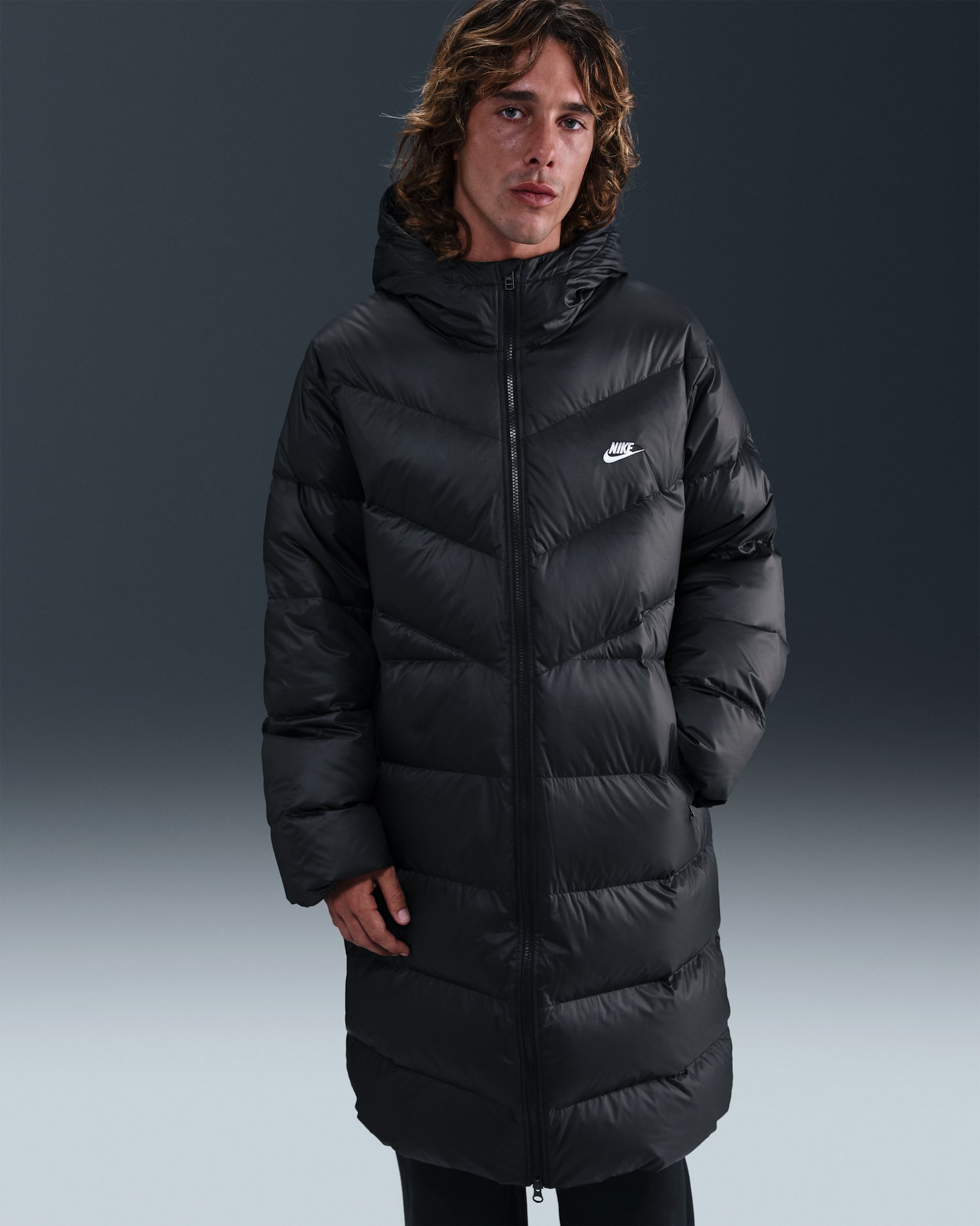 Nike Windrunner Dolgulu Erkek Parkası. Nike TR